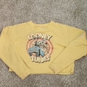 Looney tunes shirt size XS. yellow.